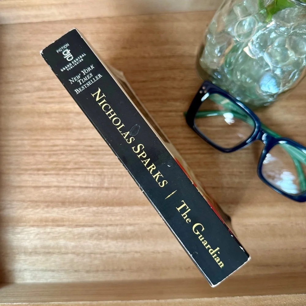 📚3 for $15 The Guardian by Nicholas Sparks |‎ Romantic Suspense Novel Paperback
